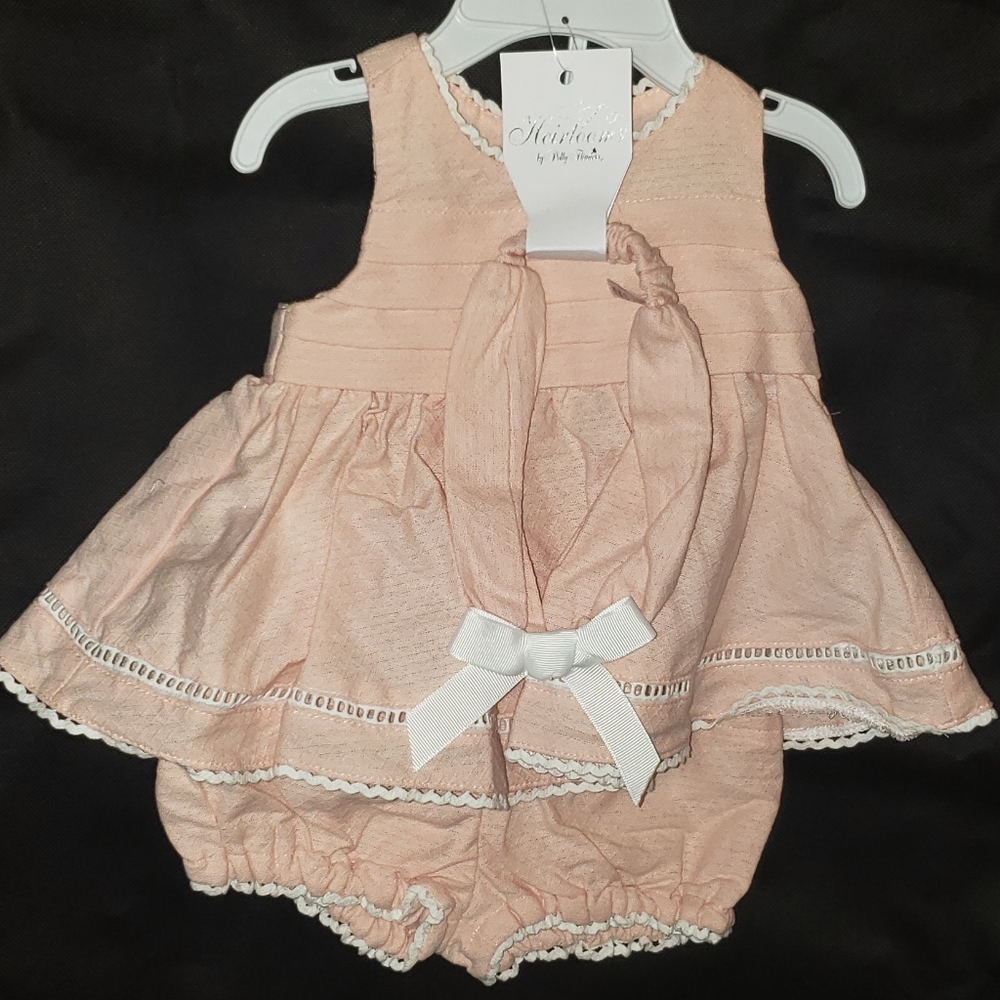 ✳️ SOLD✳️ Heirlooms by Polly Flinders smocked dress & bottom